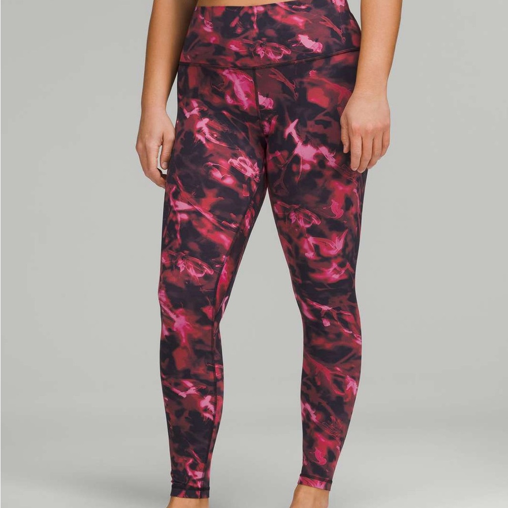 Lululemon Align High-Rise Pant 28"
In Intensity Pink Blossom Multi